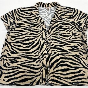 Vintage White Stag, Zebra Print Short Sleeve Button-Up Top - Black & Cream